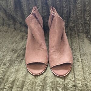 Lucky Brand Women's Peep-Toe Heeled Boots - Tan